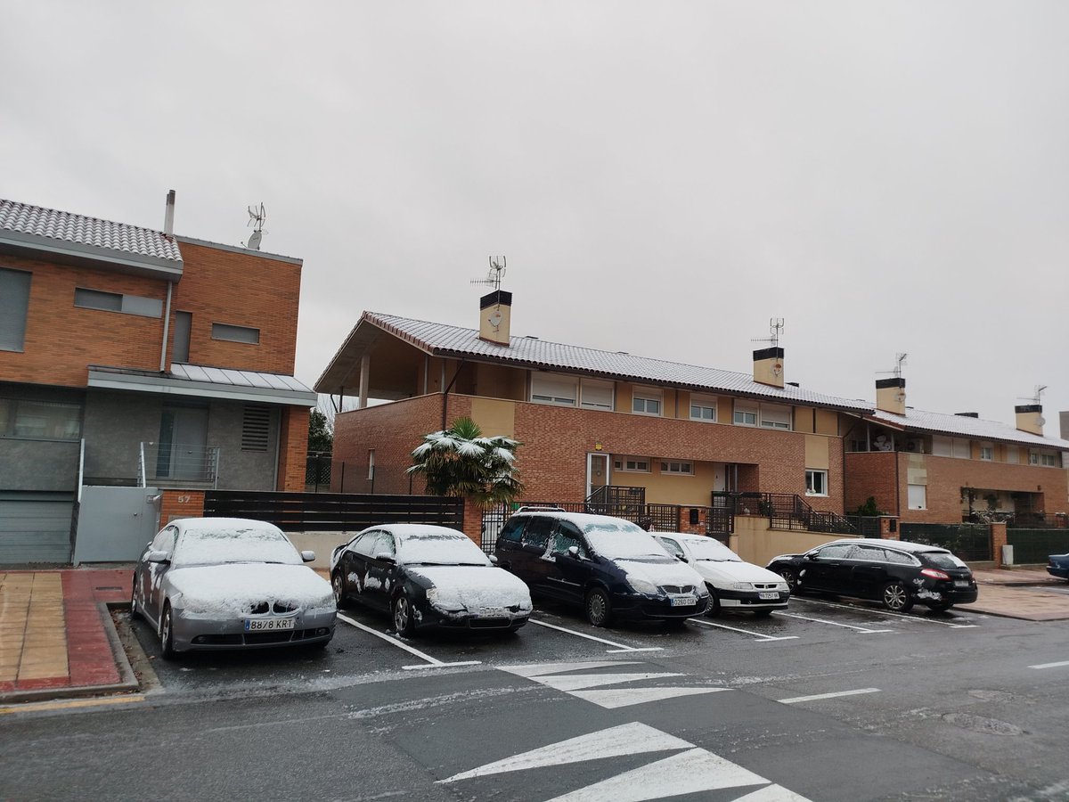 Unaidesga's tweet photo. #nieve #noain #Pamplona https://t.co/gkGbwuOiyd
