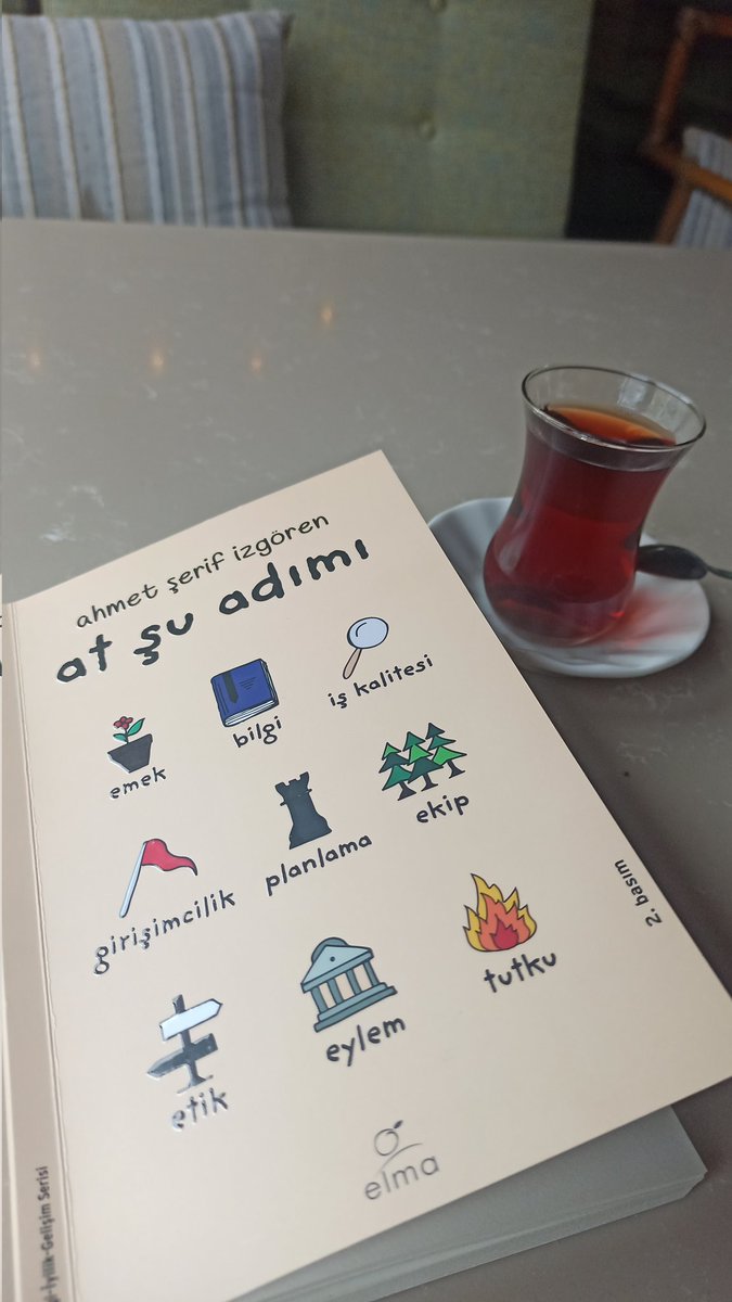 ✨ <a href="/a_serif_izgoren/">Ahmet Şerif İzgören</a>'in yeni kitabı "at şu adımı" diğer kitapları gibi akıcı bir dile sahip. İlk oturuşta yarısı nasıl bitti anlamadım.. Bu kitabı anlatacağım sürpriz çekilişin olacağı Youtube kanalımdaki yeni video pazar günü geliyor.. 📺🎉