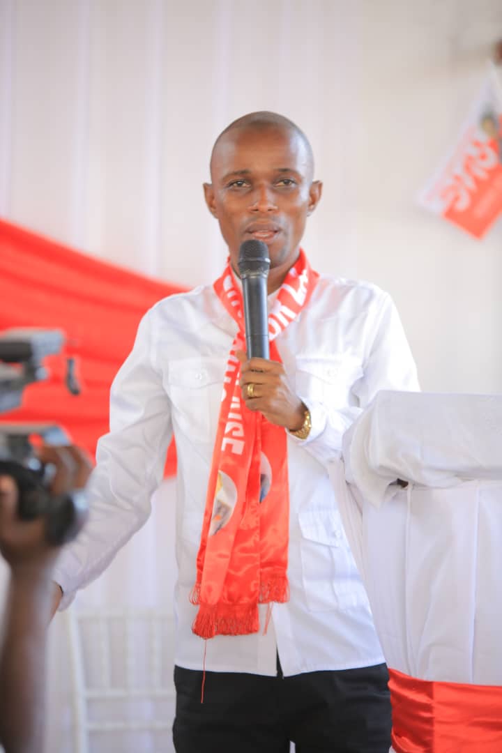 cedrickfuani600's tweet photo. Joyeux anniversaire à l'honorable mboma gaboriain la force de l'u n c l'oeil du chef cette soit une année de grâce de bonheur et de longévité https://t.co/1yvufoG6w3