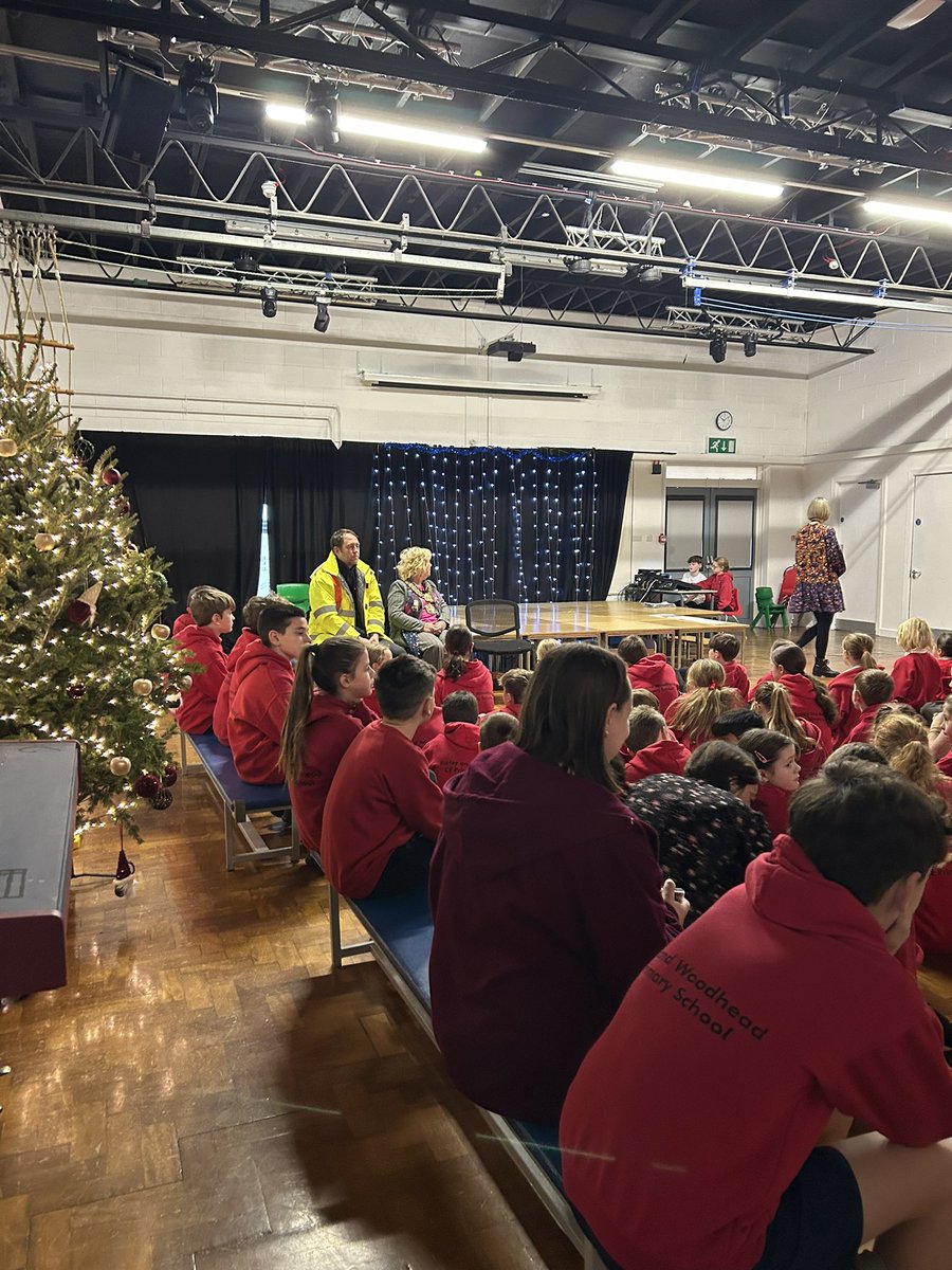 We are thrilled to welcome the Lord Mayor of Bradford to our school today - to announce the winner of our name the gritter competition. ❄️❄️❄️