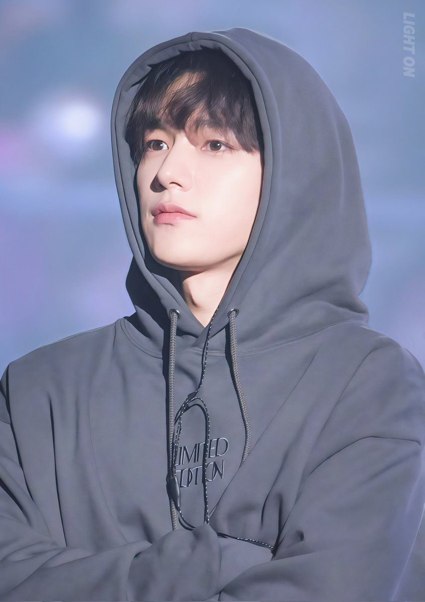 lighton_ifnt's tweet photo. 241208 인피니트 콘서트 Day 3

#인피니트 #INFINITE
#엘 #L #김명수 #KimMyungSoo https://t.co/3R8K3qzaDV