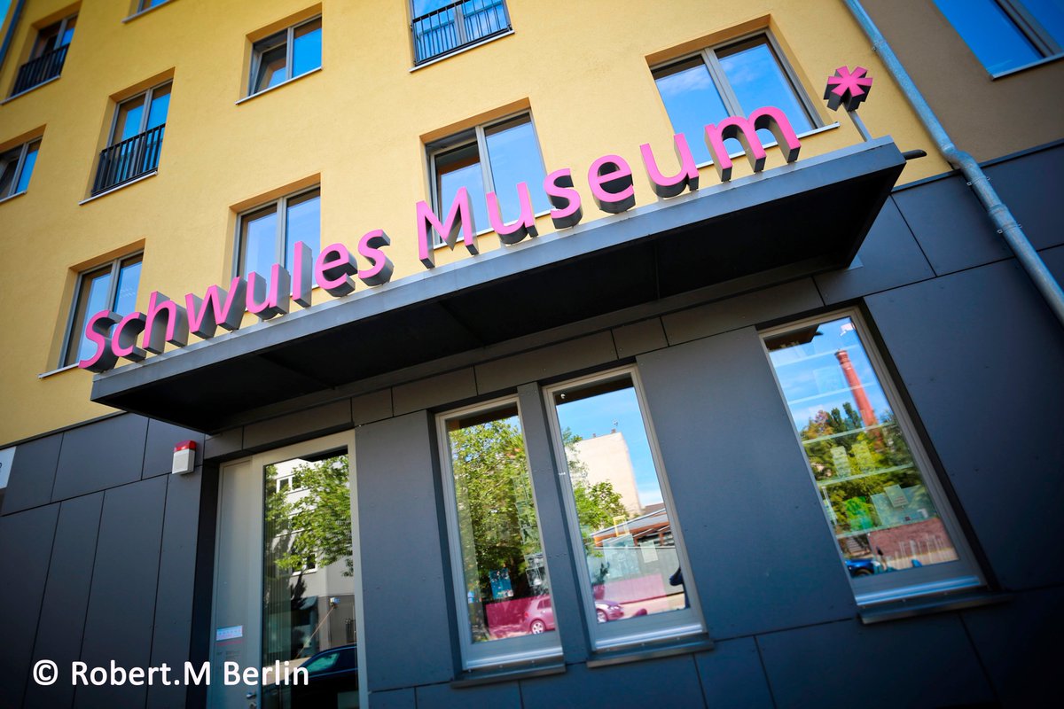 Kulturstiftung der Länder (@laenderkultur) on Twitter photo Das Schwule Museum #Berlin hat mit Förderung der <a href="/LaenderKultur/">Kulturstiftung der Länder</a> drei Arbeiten der Fotografin Annette Frick (*1957) erworben. Sie porträtiert seit über drei Jahrzehnten die queere und subkulturelle Szene der Stadt. Mehr dazu:
➡️kulturstiftung.de/schwules-museu… Das Schwule Museum #Berlin hat mit Förderung der <a href="/LaenderKultur/">Kulturstiftung der Länder</a> drei Arbeiten der Fotografin Annette Frick (*1957) erworben. Sie porträtiert seit über drei Jahrzehnten die queere und subkulturelle Szene der Stadt. Mehr dazu:
➡️kulturstiftung.de/schwules-museu…