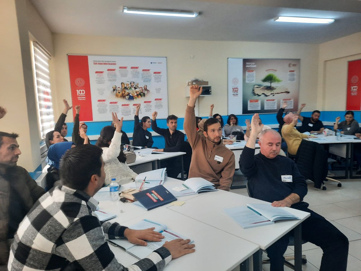 BurdurMEMARGE's tweet photo. Milli Eğitim Bakanlığı ile Öğretmen Akademisi Vakfı (ÖRAV) işbirliği protokolü çerçevesinde 7-8 Aralık tarihlerinde ayrı ayrı gerçekleştirilen "Okul Toplumunun Psikolojik Sağlamlığı Semineri" ve " Öğrenen Lider  Öğretmen Semineri" iki farklı okulda başarıyla tamamlanmıştır. https://t.co/UJH1wKoKNP