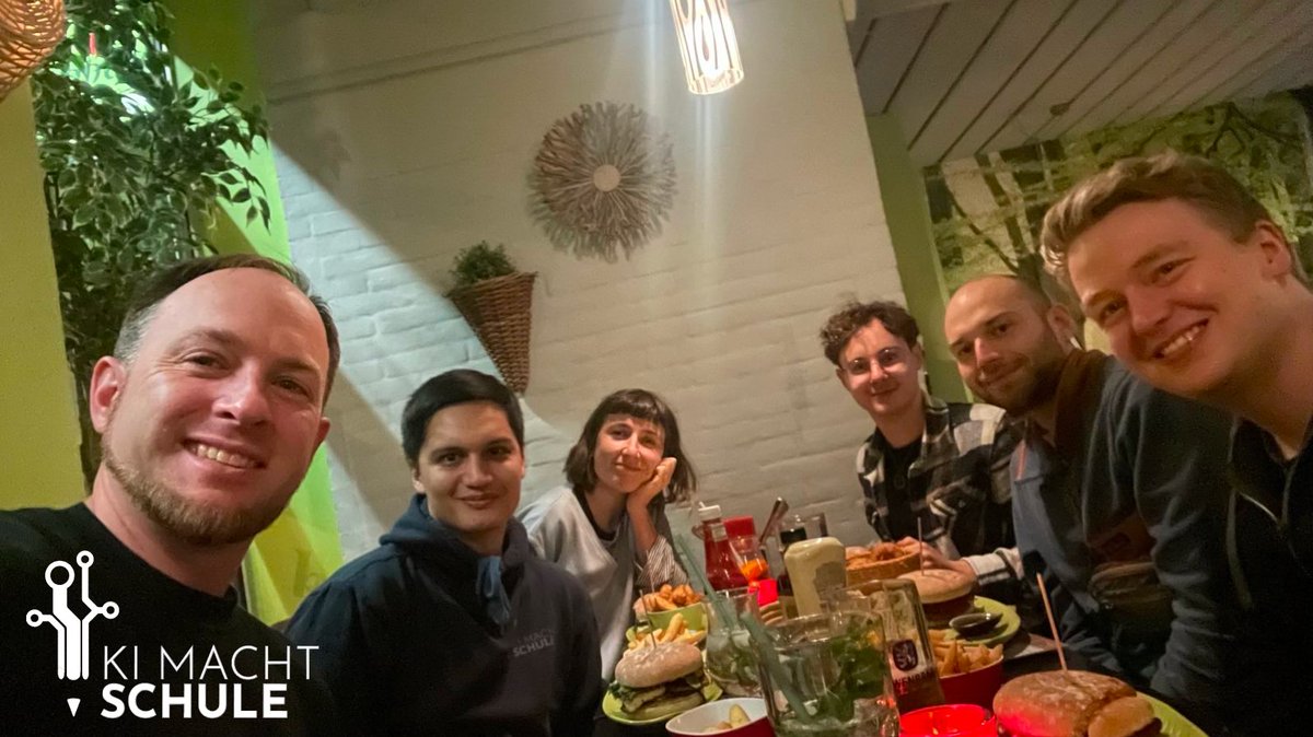 +++November Retreat+++

Mitte November hat sich das KI macht Schule Team von hauptamtlichen Mitarbeitenden in München zu unserem quartalsweisen Work-Retreat getroffen. 🗒️🧑‍💻📊

Top-motiviert haben wir an internen Themen und neuen Inhalten gearbeitet! 🚀🚀🚀

#kims #ki #bildung