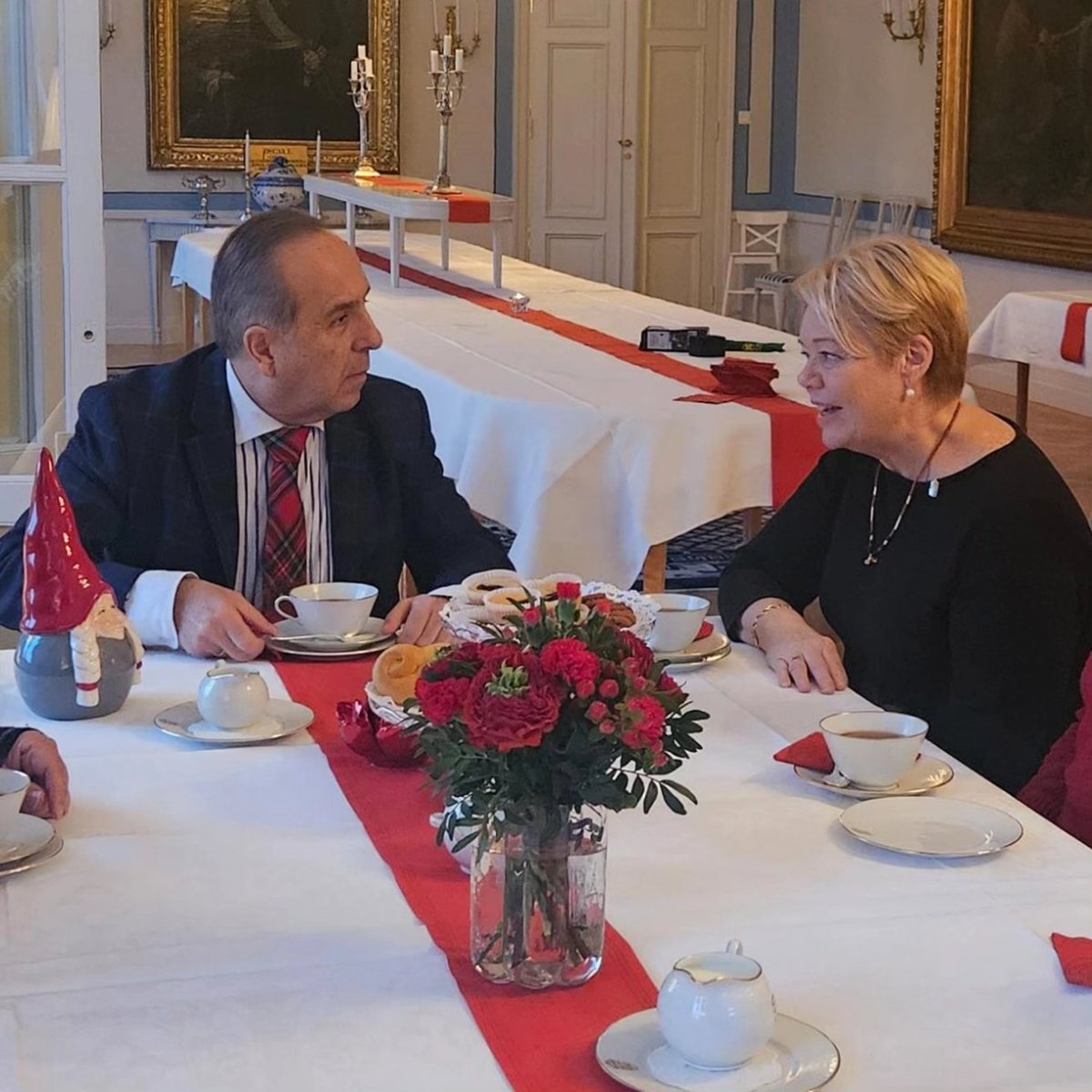 El pasado 2 de diciembre de 2024, el Embajador de Colombia  Guillermo Reyes, se reunió con Lotta Finstorp, Gobernadora de la Provincia de Norrbotten, en el norte de Suecia. Con el objetivo de reforzar  las relaciónes  en materia academica y comercial.