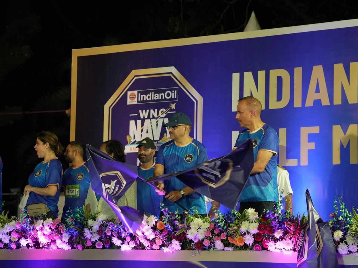 IN_NDMB's tweet photo. #WNC #IndianOil #HalfMarathon 2024 (WNHM-24) was held on 08 Dec as part of #NavyWeek24 activities. VAdm Sanjay J Singh, FOCINC #WNC; VAdm Ajay Kochhar, COS, #HQWNC; and RAdm Ankur Sharma, ASD, @IN_NDMB flagged off the 5K, 10K, and 21K runs respectively from Cross Maidan, #Mumbai. https://t.co/yyGQpoqhVd