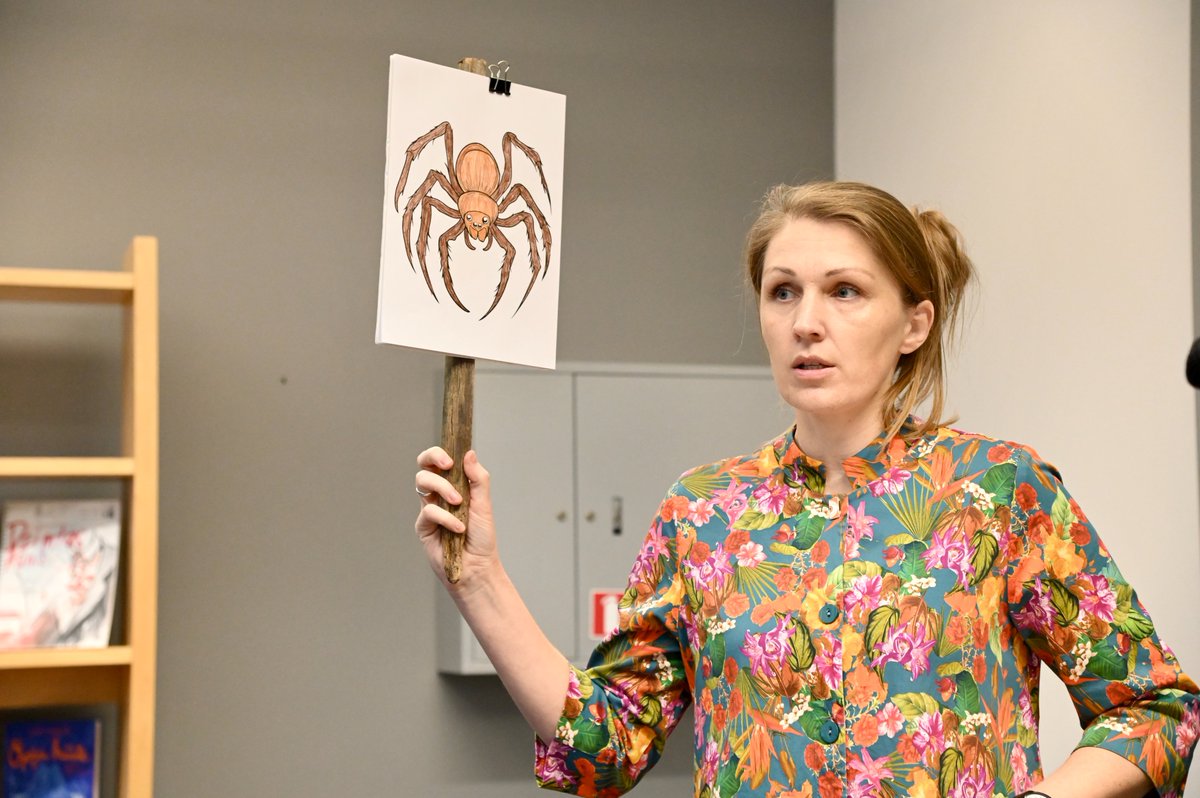 7. decembrī notika "Ģimenes sestdiena ar prozu bērniem". Liels paldies <a href="/LNB_lv/">Nacionālā bibliotēka</a> un Silvijai Tretjakovai par sadarbību vairāku gadu garumā!

Īpašs paldies autoriem: Laurai Vinogradovai, Zanei Zustai un Laurim Gundaram!

Foto: prozaslasijumi.lv/post/%C4%A3ime…