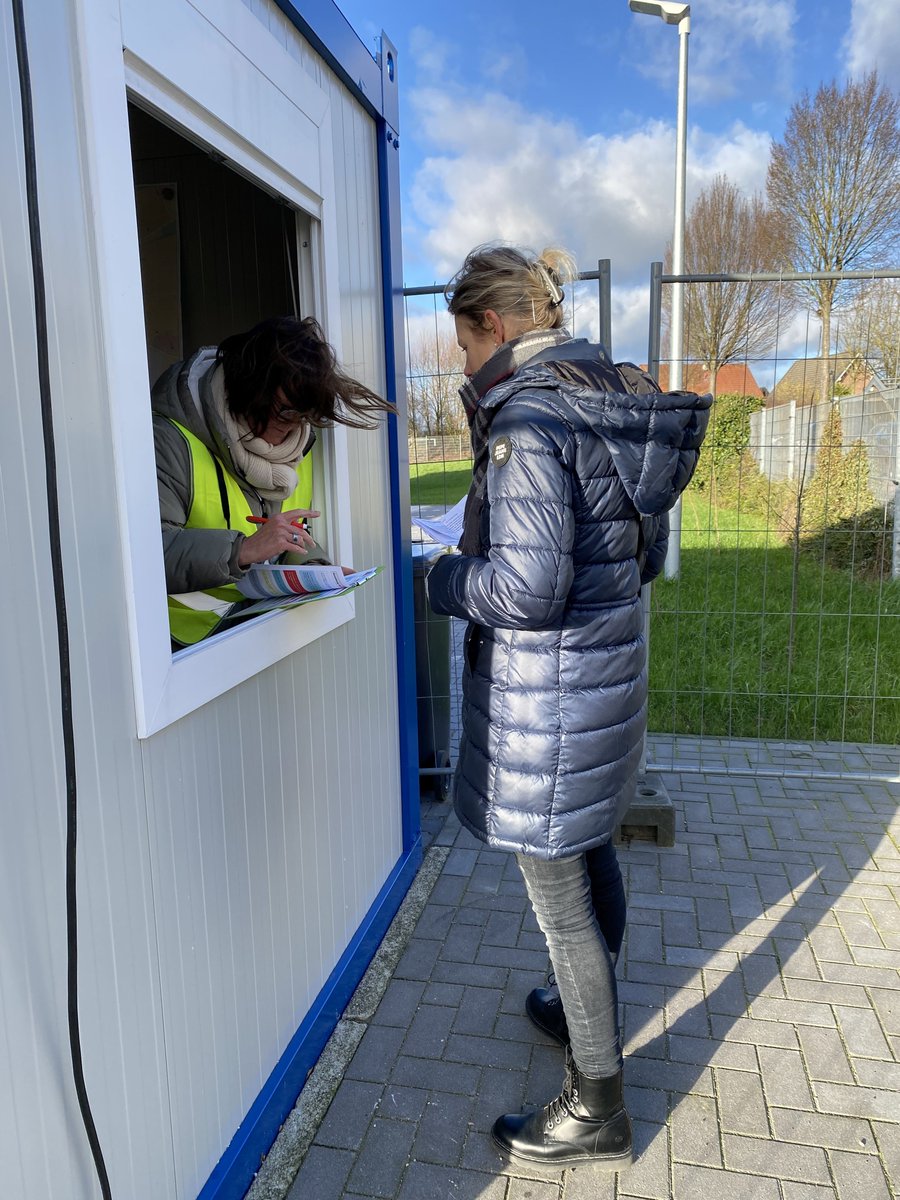 akutkreisborken's tweet photo. Notfall-Infopunkte im Kreis Borken: Ausweitung der Leistungen an Erweiterten Notfall-Infopunkten
Flyer mit örtlichen Standorten im Kreisgebiet und weitere Informationen stehen auf https://t.co/Pyazy3LKWl zur Verfügung - Mehr Infos: https://t.co/kkGFrgXNCm https://t.co/zQHP46hcsL