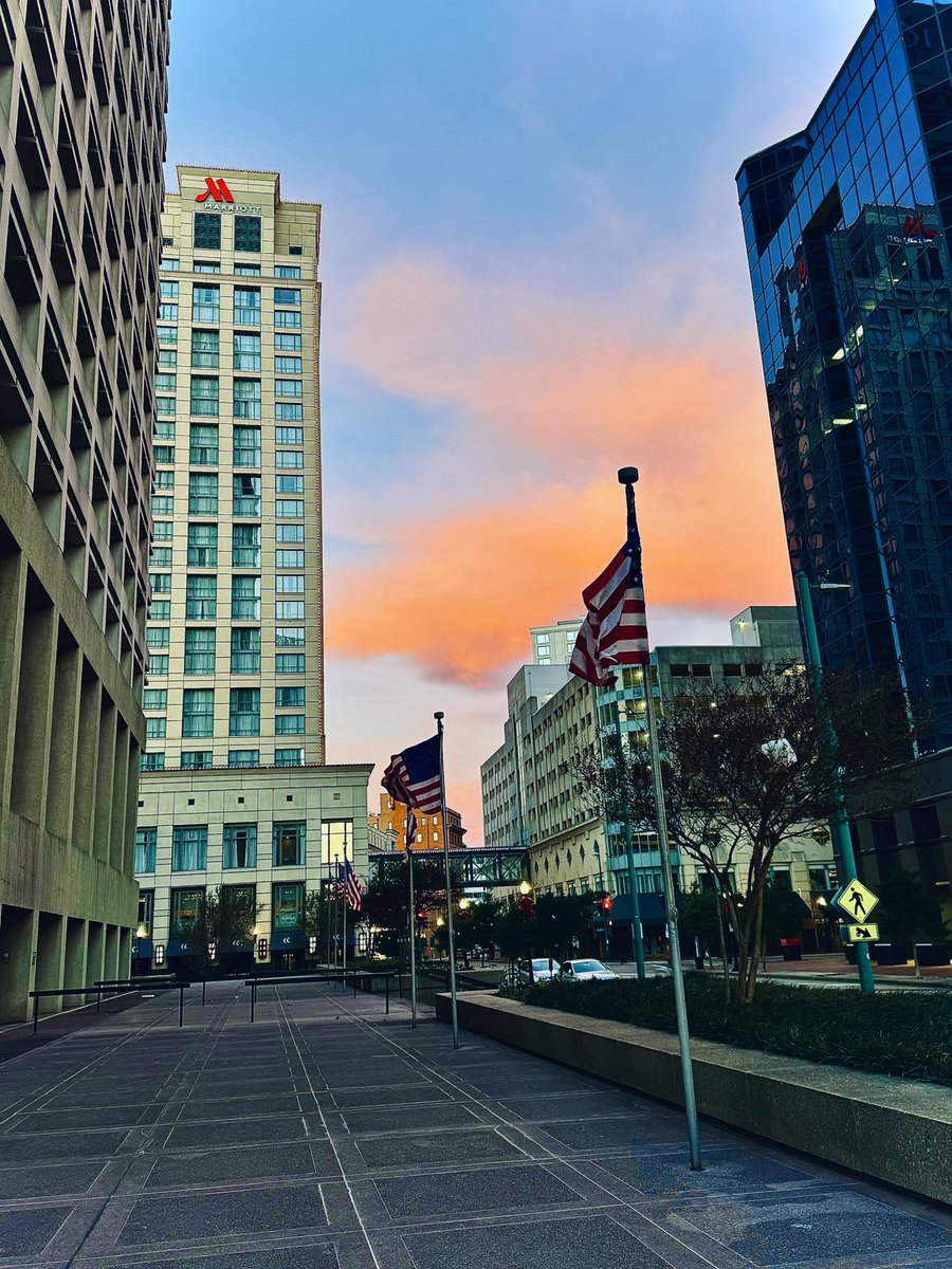 _WessSIIDE's tweet photo. Took a couple pictures this morning on my walk to work. https://t.co/daHkRlAVoD