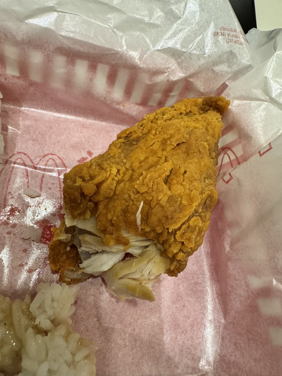 dark_archangel_'s tweet photo. Nabudol ata ako, kala ko #muchmalaki eh ang liit kaya,. #McDonalds #uptownBGC @McDo_PH @vicegandako https://t.co/J8wCxmCdlX