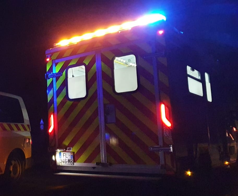 SDIS 14 (@sdis14) on Twitter photo |La route, un terrain dangereux|
Une ambulance du #SDIS14 en intervention sur l'A13 a été percutée lors d’un sur-accident.
A l'approche des secours, adaptez votre vitesse et restez maître de votre véhicule.
#SécuritéRoutière #Accident #SapeursPompiers |La route, un terrain dangereux|
Une ambulance du #SDIS14 en intervention sur l'A13 a été percutée lors d’un sur-accident.
A l'approche des secours, adaptez votre vitesse et restez maître de votre véhicule.
#SécuritéRoutière #Accident #SapeursPompiers