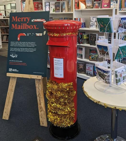 Age UK Ealing (@ageukealing) on Twitter photo 💌 Not long left to post your Christmas cards in the Merry Mailbox located in Ealing Library at <a href="/EalingShopping/">Ealing Broadway</a>.
Just pick up a card, write a message full of Christmas cheer, pop it in the postbox and we’ll make sure that an older person in the local community receives it 🎄 💌 Not long left to post your Christmas cards in the Merry Mailbox located in Ealing Library at <a href="/EalingShopping/">Ealing Broadway</a>.
Just pick up a card, write a message full of Christmas cheer, pop it in the postbox and we’ll make sure that an older person in the local community receives it 🎄
