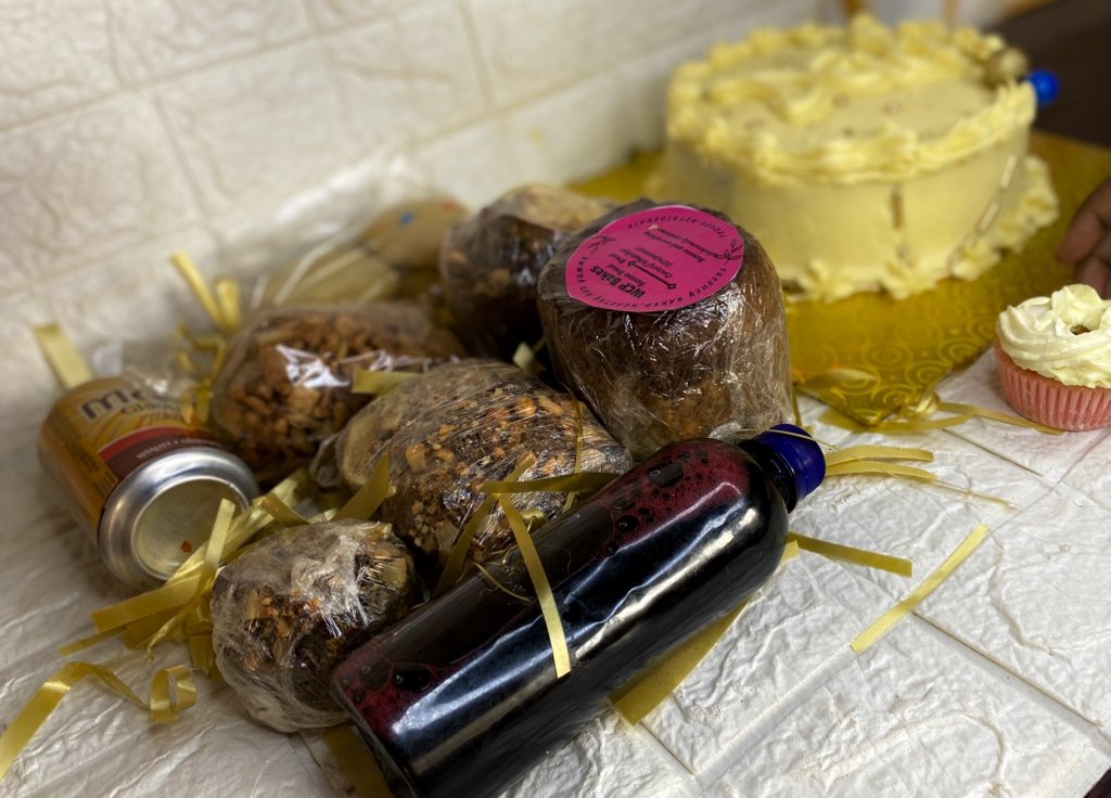 wcpbakes's tweet photo. Our Christmas and holiday pack is available.
DM is open to take orders🥳 https://t.co/VaaJkuTFPu