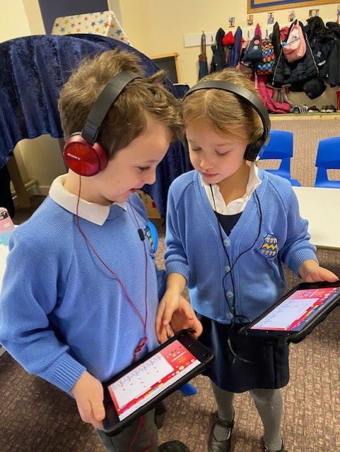 After a successful Nativity rehearsal this morning, year 2 are enjoying some data collection &amp; analysis! 💛💙