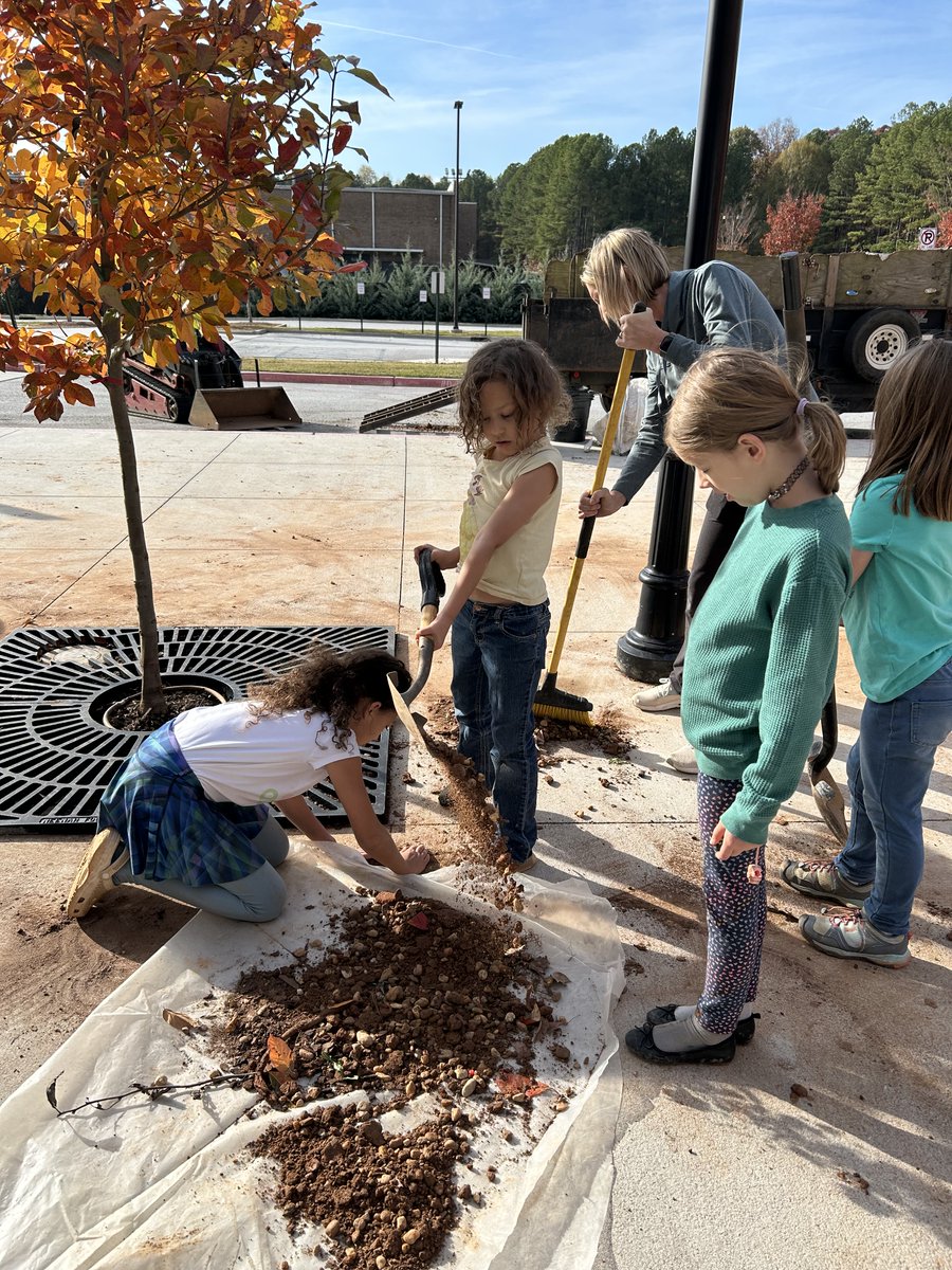 SmokeRiseSTEM's tweet photo. @NWF @DCSDSTEM @wrightway99   Staff and Smoke Rise families spent Thanksgiving eve planting 3 new trees in front of the school. These trees were an "angel" donation from the community. The STEM curriculum advocates sustainability and environmental stewardship. https://t.co/JttZ88NuK4