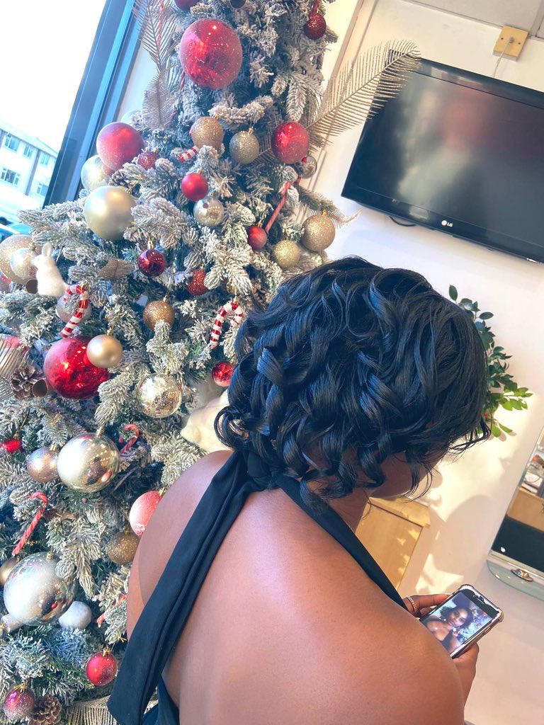 CHILLI REDS SALON tweet media