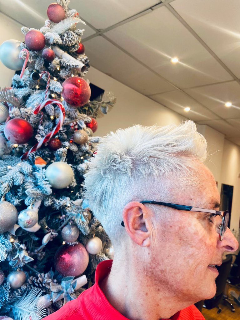 CHILLI REDS SALON tweet media