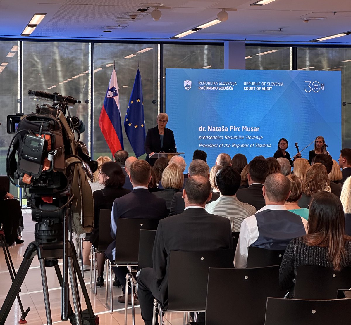 Saga “Guverner Banke Slovenije”: neuradno je malo verjetno, da bi <a href="/nmusar/">Nataša Pirc Musar</a> razpis ponovila. Ostala bi dva scenarija: 
1. Kandidata izbere iz nabora prijav na prvem razpisu
2. Sama izbere povsem novega kandidata
<a href="/24UR/">24UR</a> <a href="/24ur_com/">24ur.com</a>