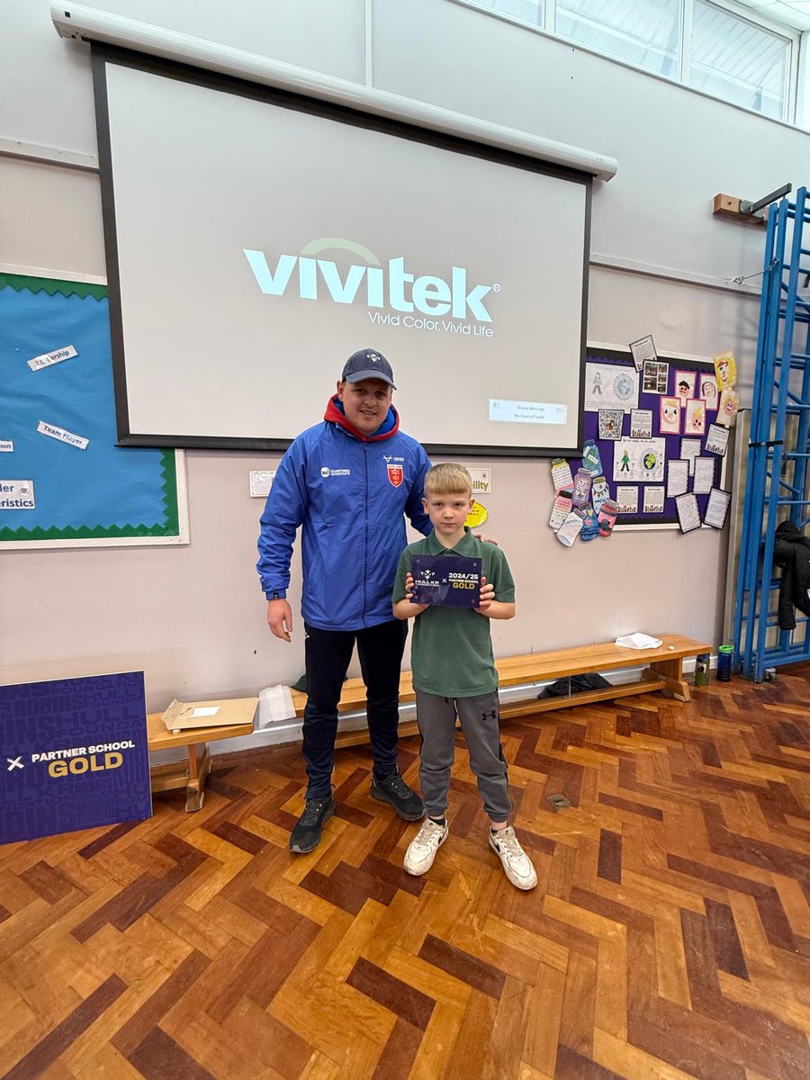 HKRFoundation's tweet photo. On Friday we went to visit our Gold Partner School Wansbeck Primary School and our Silver Partner School Westcott Primary School 🤩🏫

Find out more information about becoming a partner school here 👉 https://t.co/nOz5spXZnx

#RobinsTogether❤️🤍 https://t.co/YFdMZELjFc