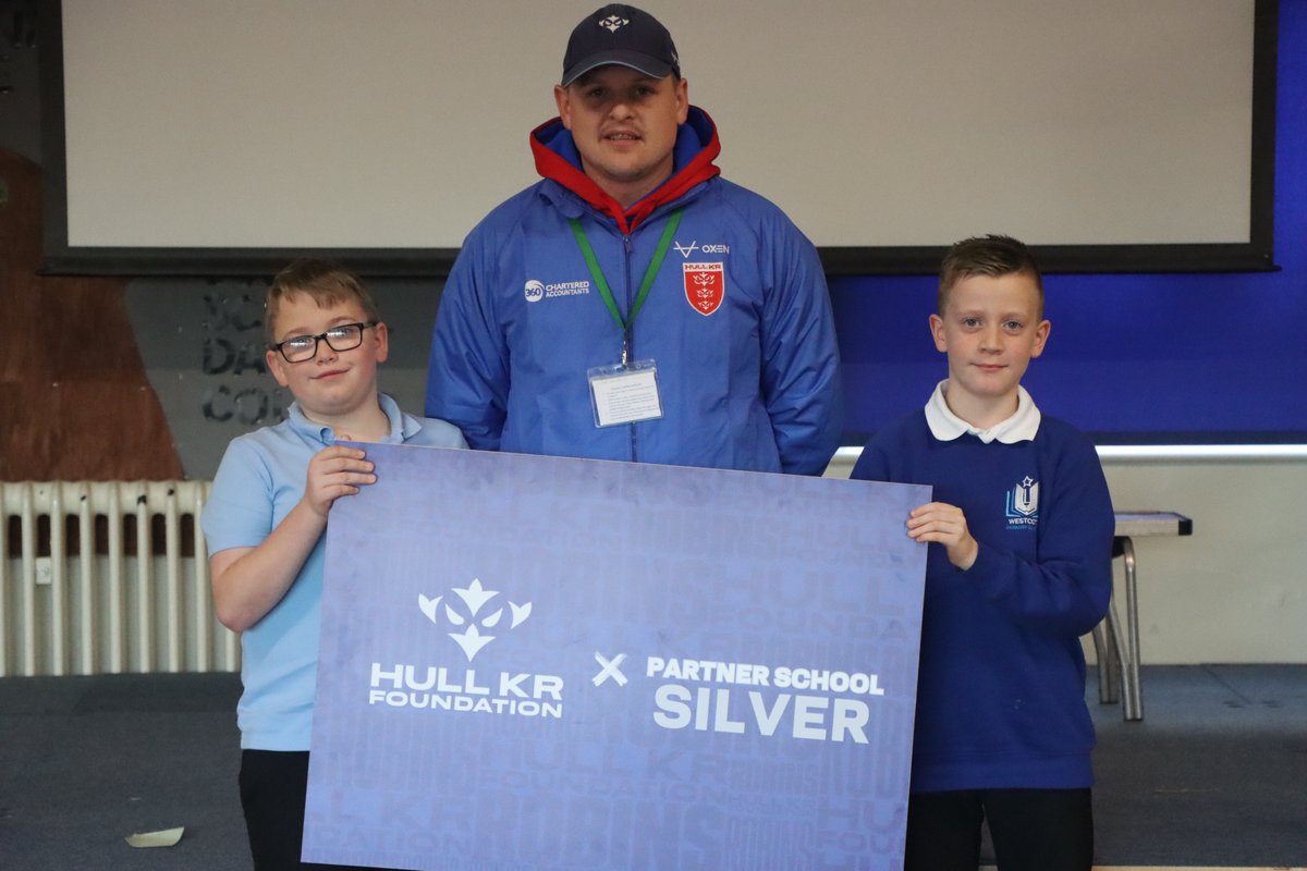 HKRFoundation's tweet photo. On Friday we went to visit our Gold Partner School Wansbeck Primary School and our Silver Partner School Westcott Primary School 🤩🏫

Find out more information about becoming a partner school here 👉 https://t.co/nOz5spXZnx

#RobinsTogether❤️🤍 https://t.co/YFdMZELjFc
