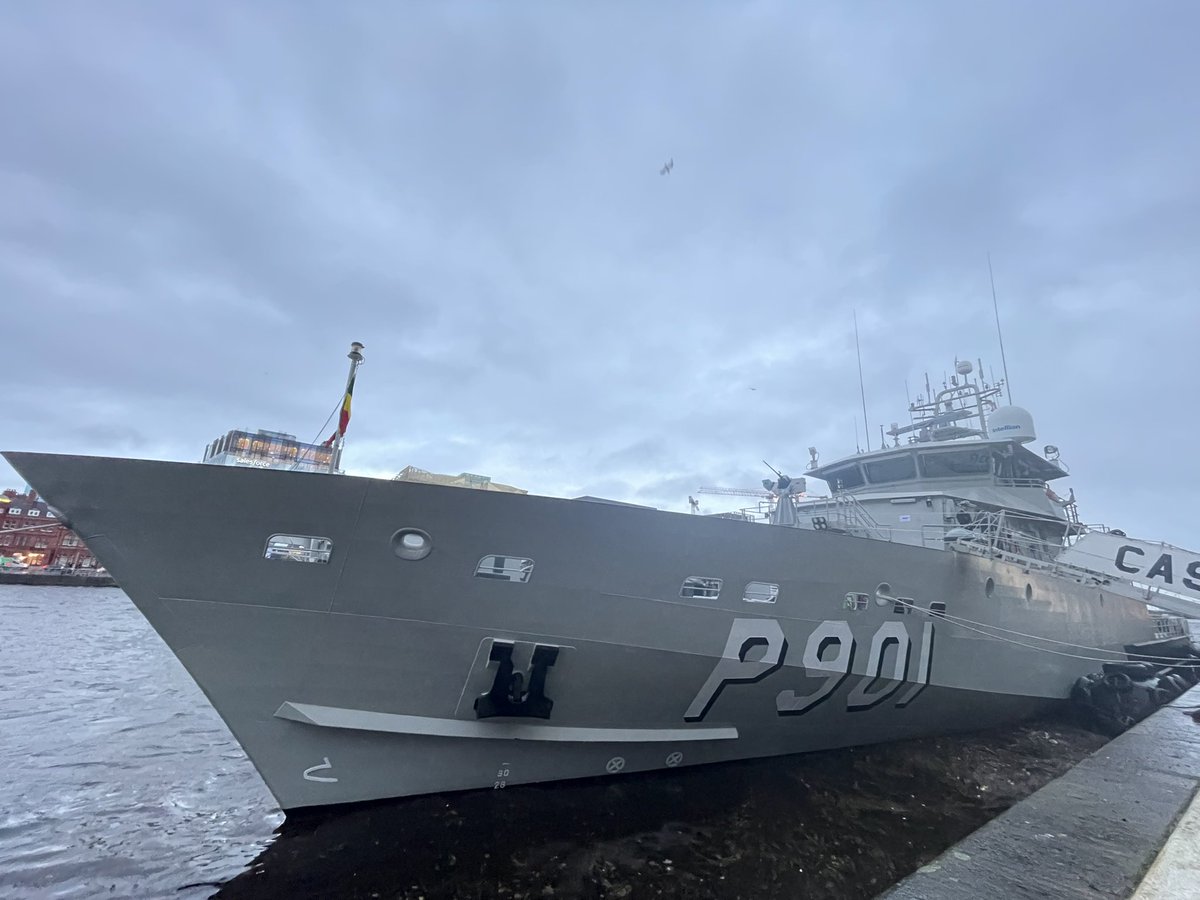K2Vlierberge's tweet photo. So proud to welcome @TheBelgianNavy patrol Vessel #BNSCastor to @DublinPortCo.

🙏@Commandant_Cstr &amp; the crew for marking the end of our 4 years @NATO CPE Mandate with a fantastic reception.

🙏 @defenceforces &amp; @naval_service for your unwavering support! 

#StrongerTogether 🇧🇪🇮🇪 https://t.co/zEe827Q0vo