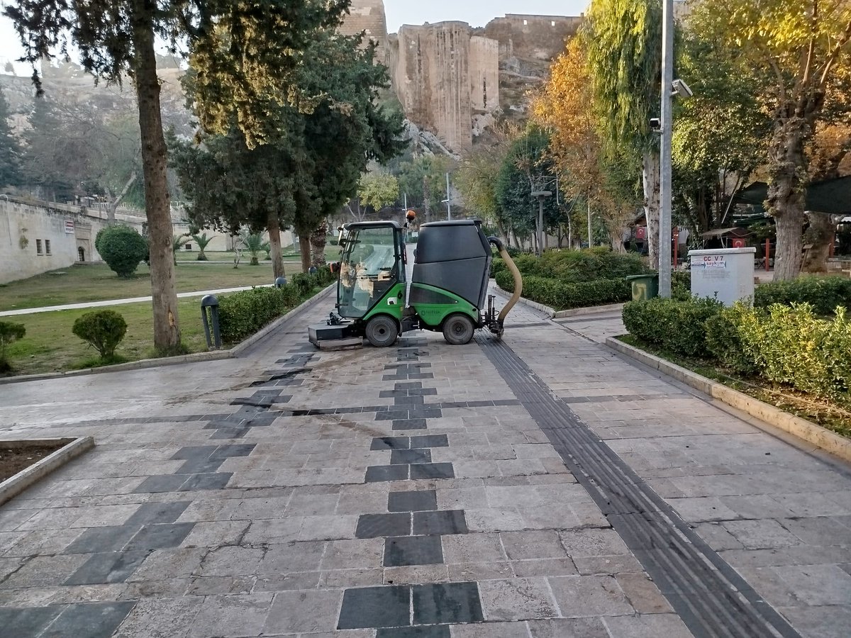 sbbf285411's tweet photo. Balıklıgöl platosu sert zemin temizlik faaliyetlerimiz kesintisiz devam etmektedir. https://t.co/PJEswBnE5H