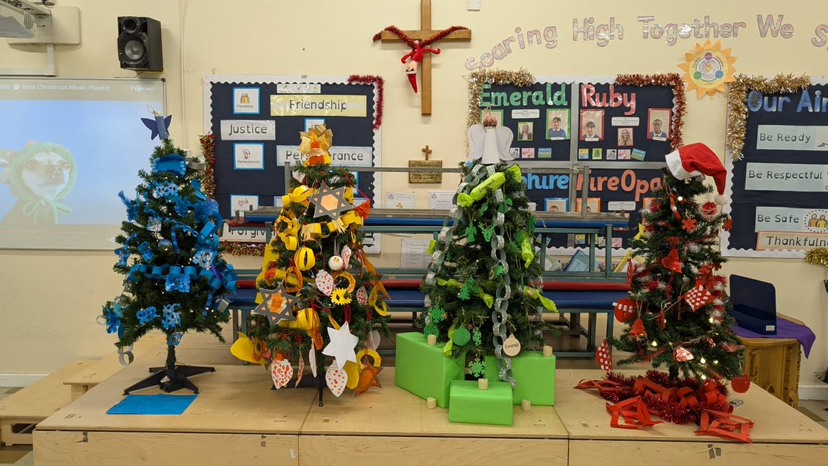 And the winner of the Christmas tree house competition is...

Emerald!! 

Well done to all the children and adults involved in this wonderful event and to Mr P for organising it.
