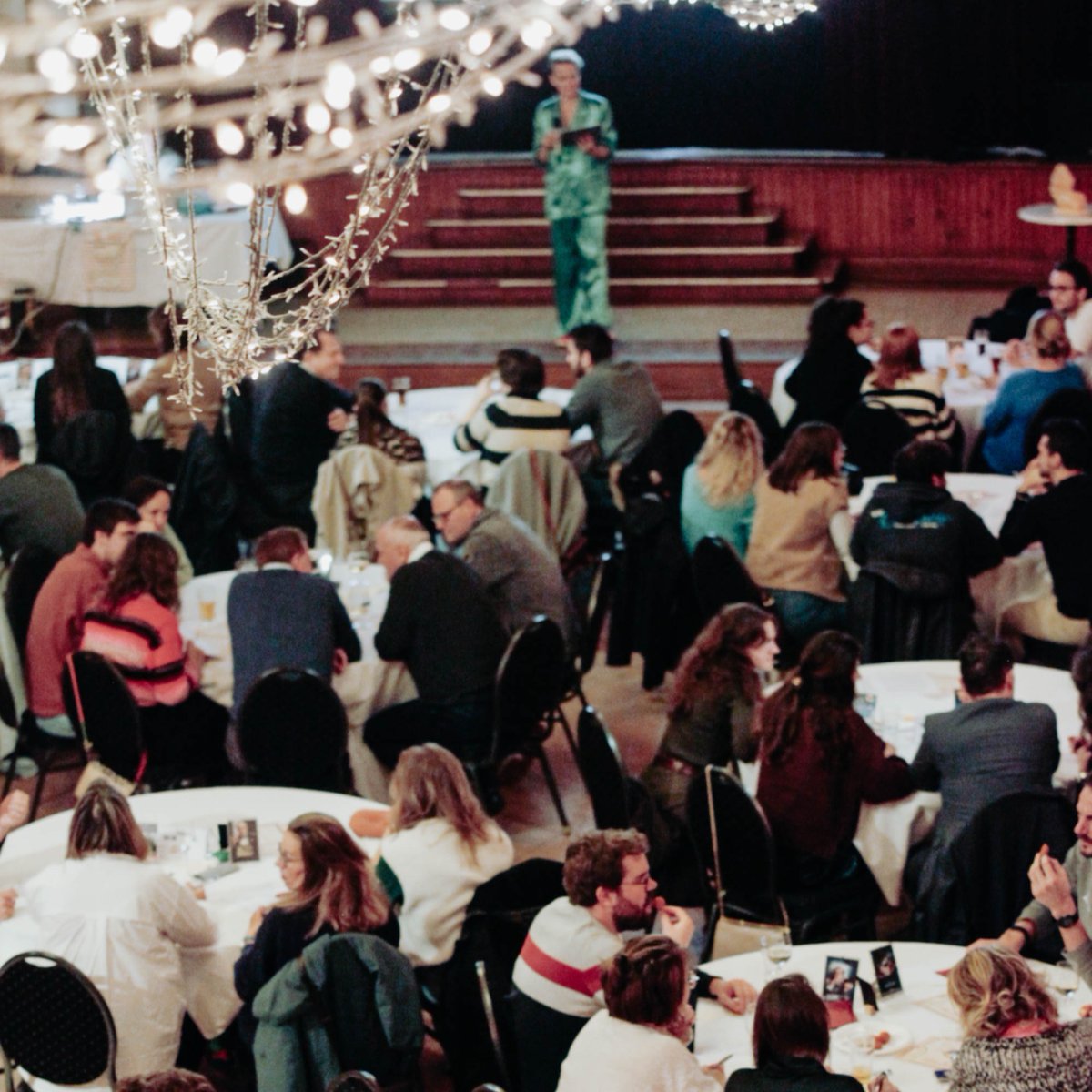 brightfish_be's tweet photo. What a night. So glad we did this! 😁 The Pub Quiz was a hit and next year will be even better.
For many more beautiful photos (thank you, Peter Forret) of the evening, go to https://t.co/Q6sNomdAFs.

#BrightfishPubQuiz #event #pubquiz #trivia #media https://t.co/FFJO5X7WWc