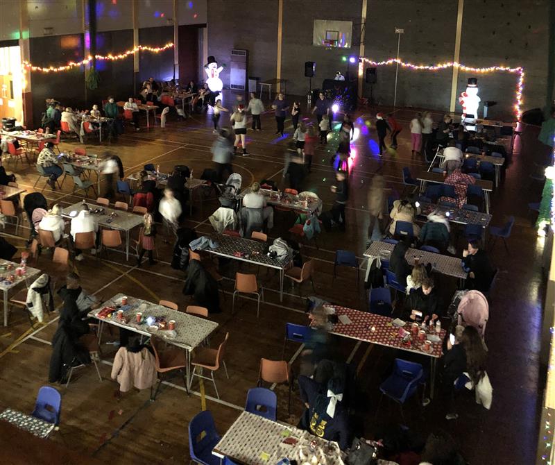ysortit's tweet photo. What an amazing #ClydebankChristmasParty! πβ¨ 160 attendees, familiar & new faces, and tons of festive spirit! Huge thanks to our volunteers, young leaders, staff, and the local Coop on Kilbowie Rd for their generous selection box donation! π #CommunitySupport #NeverNeededMore https://t.co/nu03bd5dJE