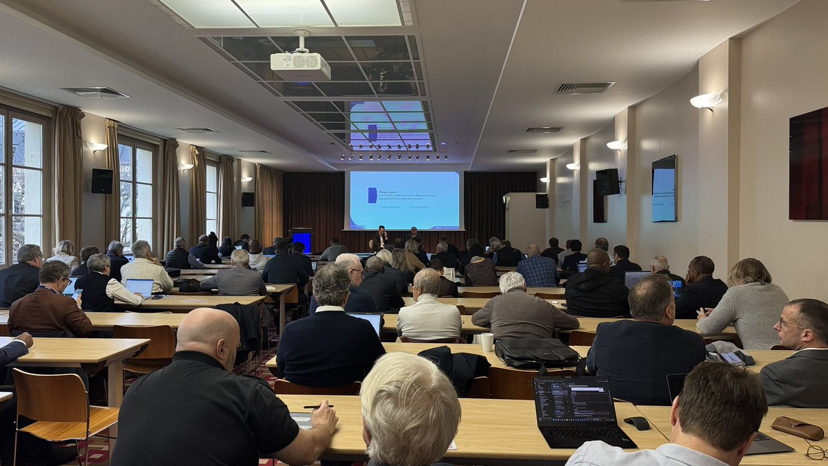 EnsembleAgirFr's tweet photo. Suite avec #risquecyber #associations devant un public nombreux et attentifs 
#seminaire #starcac https://t.co/hSdorbIACf