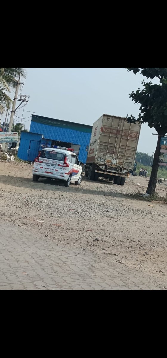 ravi81's tweet photo. Frustrated with corrupt police officers? Feeling harassed despite having valid documents? #FightForJustice #EndPoliceCorruption #SayNoToBribery
#karnatakahighwaypolice https://t.co/exF2DKpDTt