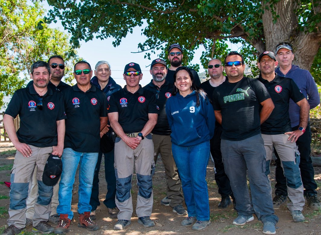 ce3ime's tweet photo. Grande Equipo SER.. como todos los años apoyando en las comunicaciones en la Peregrinación de Lo Vasquez @SCe3aa @RCDECHILE #radioaficionados https://t.co/FTPlkaDFQj