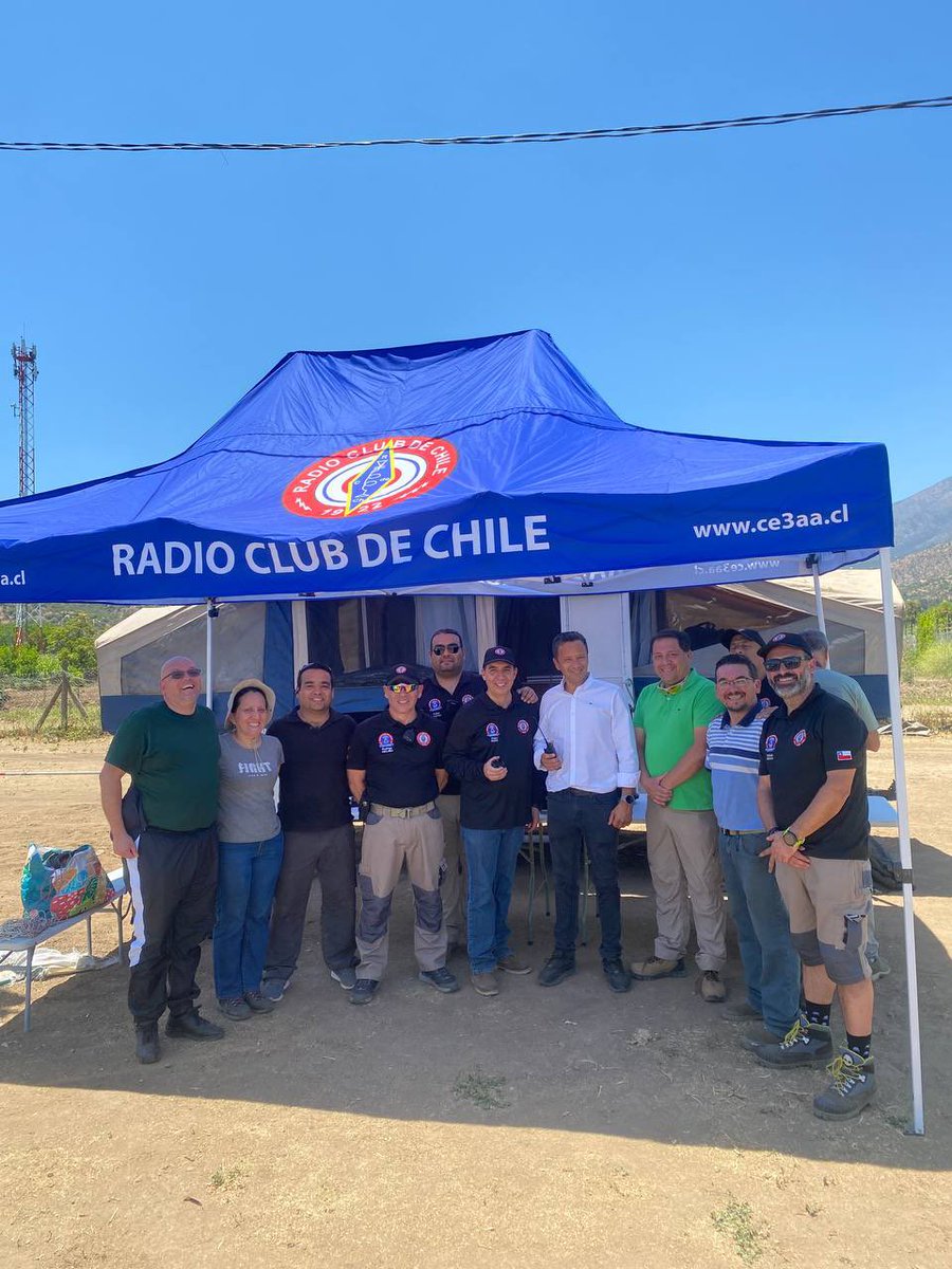 ce3ime's tweet photo. Grande Equipo SER.. como todos los años apoyando en las comunicaciones en la Peregrinación de Lo Vasquez @SCe3aa @RCDECHILE #radioaficionados https://t.co/FTPlkaDFQj