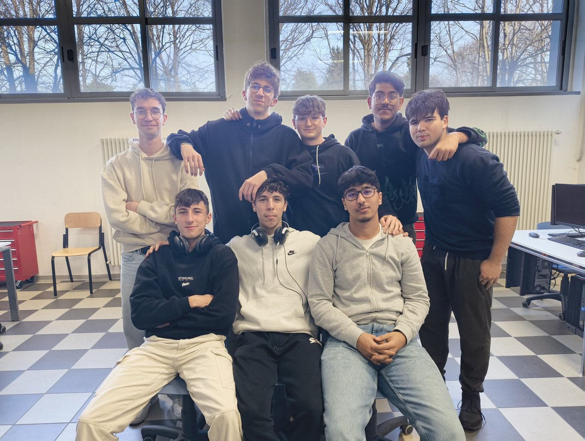 Risk_Vision_'s tweet photo. Il team di RiskVision è pronto per questa avventura di monitoraggio civico

#riskvision #asoc2425 #ascuoladiopencoesione https://t.co/oO9QLWzZU7