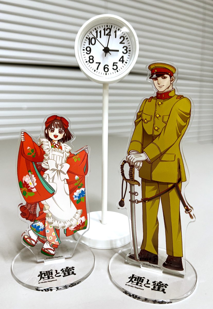 /
『#煙と蜜』グッズ各種、再入荷🎉🎉
\
好評のため品切れが発生していたグッズですが、先週末から再入荷されています。描き下ろしイラストによるアクスタや手ぬぐい、缶バッチはもちろん、ポストカードやトートバッグなどおすすめの品ばかり!