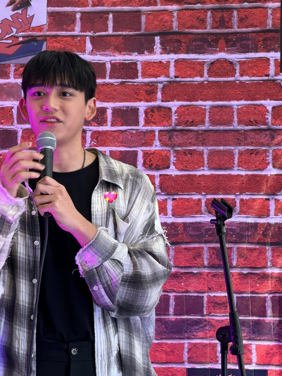 more photos of #LUCAS from #V1BEMANILA2024 meet &amp; greet 🤍