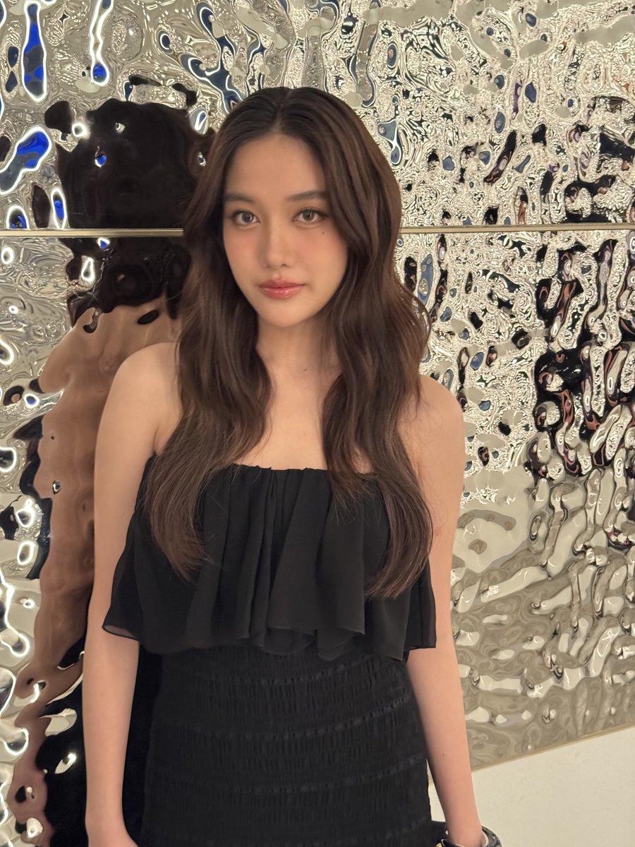 Sahamongkolfilm's tweet photo. ใครก็ได้ช่วยที เราเจอผีแล้วเผลอยิ้ม🥰
“ฟรีน สโรชา” กับบทผีสาวที่สวยที่สุด
มาลุ้น��่าความลับที่อยู่ในหนังคืออะไรกันแน่?

#ไรเดอร์เจอผี #ไรเดอร์ 
#RiderMovie #srchafreen https://t.co/mWhXxCpU6M