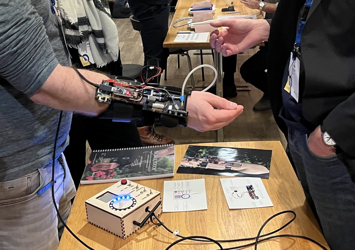 Abdo El Ali (@abdoelali) on Twitter photo MobiTouch won the Best Demo Award at <a href="/MUMconf/">MUM Conference</a> last week in Stockholm! 🎉
"MobiTouch: Enhancing Pneumatic Wearable Haptics with Vibrotactile Actuation" dl.acm.org/doi/10.1145/37…
Congrats to co-authors M. Kruijthoff (lead), <a href="/vermahmnshu/">Himanshu Verma</a>, S. Günther, & K. Jansen! MobiTouch won the Best Demo Award at <a href="/MUMconf/">MUM Conference</a> last week in Stockholm! 🎉
"MobiTouch: Enhancing Pneumatic Wearable Haptics with Vibrotactile Actuation" dl.acm.org/doi/10.1145/37…
Congrats to co-authors M. Kruijthoff (lead), <a href="/vermahmnshu/">Himanshu Verma</a>, S. Günther, & K. Jansen!