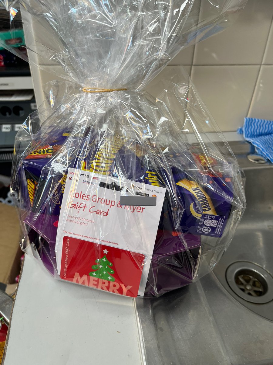 buggzykaye's tweet photo. work wants me to binge ... 
2 boxes of choccy for xmas i love  retail wtf https://t.co/WDtHQmi0qs