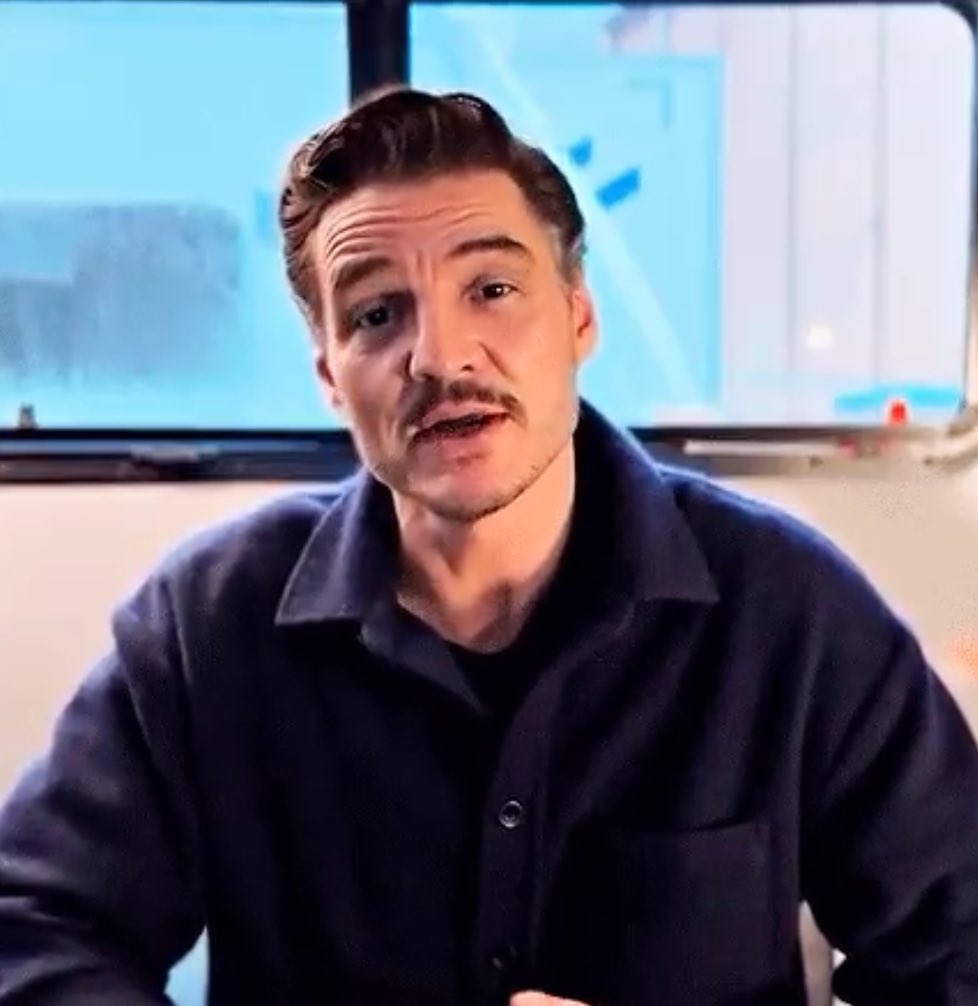 cosmic_marvel's tweet photo. Pedro Pascal as Reed Richards on the set of ‘THE FANTASTIC FOUR: FIRST STEPS’

In theaters on July 25, 2025. https://t.co/RRDRP03IXa
