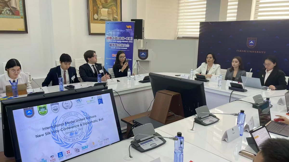 ShaanxiMoments's tweet image. 🍀Students and teachers from Xi’an International Studies University joined Central Asian youth at the Silk Road Model UN! 🌈Through debates and collaboration, they forged connections and charted a vision for a sustainable future. 🌸Friendship and ambition lit the way! 👀#ModelUN…