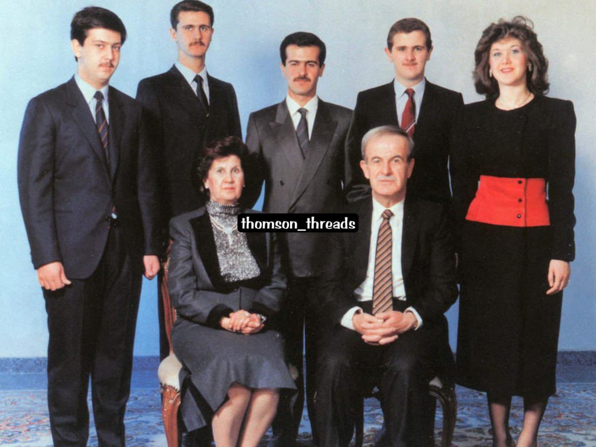 thomson_threads's tweet photo. الأمس، انتهى رسميًا حكم عائلة الأسد في سوريا.

بشكل مبسط ماذا حدث في سوريا ؟ (تسلسل أحداث)

فضل التغريدة https://t.co/7YFTFS0c38