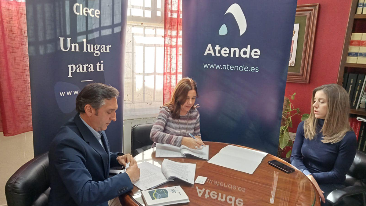 🤝 Ampliamos nuestra colaboración en #Granada para fomentar la #inserciónlaboral de colectivos desfavorecidos.

Clece, nuestra filial <a href="/Atende_/">Atende_</a> y el Ayuntamiento de #Cájar hemos firmado un convenio para promover el #empleo de este tipo de colectivos en este municipio.