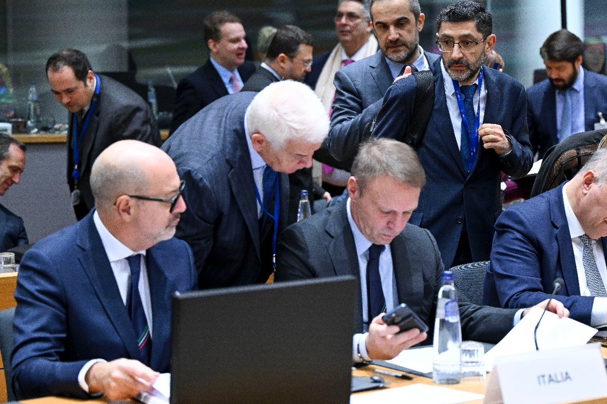 🇮🇹🇪🇺| Il Ministro <a href="/SocialMasaf/">Ministero dell'Agricoltura</a> <a href="/FrancescoLollo1/">Francesco Lollobrigida 🇮🇹</a> è al Consiglio Agricoltura e Pesca #agrifish a Bruxelles

Tra i punti in agenda:

📍Possibilità di pesca 🎣2025
📍Bioeconomia 📈
📍#PAC post 2027
📍Protezione animali nel trasporto 🚛
📍Foreste 🌲

Più info👇
consilium.europa.eu/it/meetings/ag…