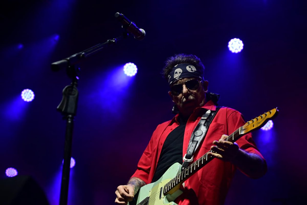 BHInfoMedia's tweet photo. ◽El juego del Calamaro
@garciaruben76 nos trae un recorrido y análisis del show que nos brindó anoche uno de los referentes musicales vivos más importantes que tenemos ¡No te lo pierdas!
https://t.co/yKRMGAarXv
#AndresCalamaro #ElSalmon #BahiaBlanca #DowCenter #BHInfo https://t.co/6oNjQMacSc