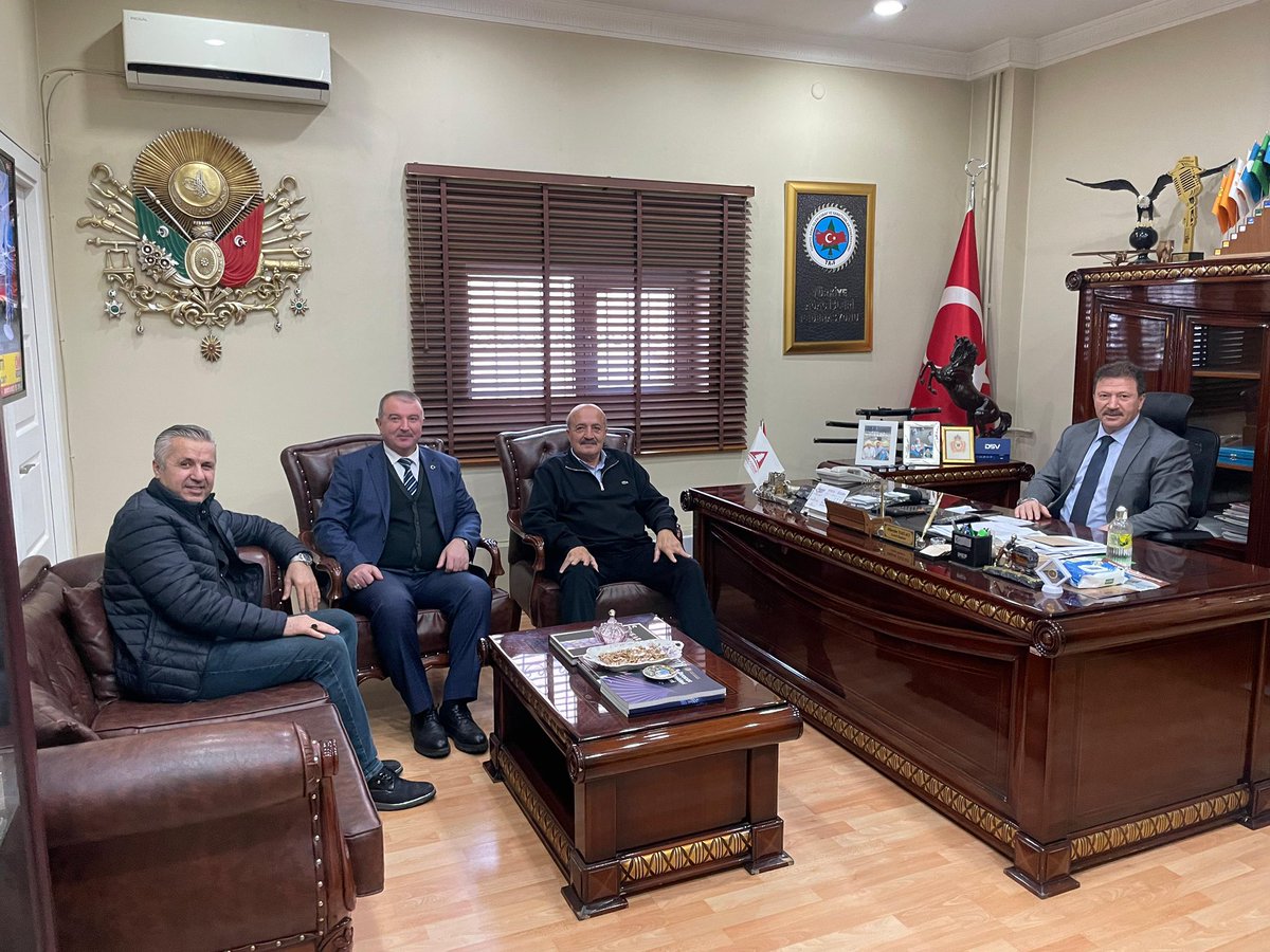 Türkiye Ağaç İşleri Esnaf ve Sanatkarları Federasyonu Genel Başkanımız Hüseyin Taklacı'yı, Ankara Kasaplar Esnaf Odası Başkanımız Fazlı Yalçındağ ve Ankara Döşemeciler Esnaf ve Sanatkarlar Odası Başkanımız Şadi Başar ile birlikte ziyaret ettik. Esnaf ve sanatkarlarımızı