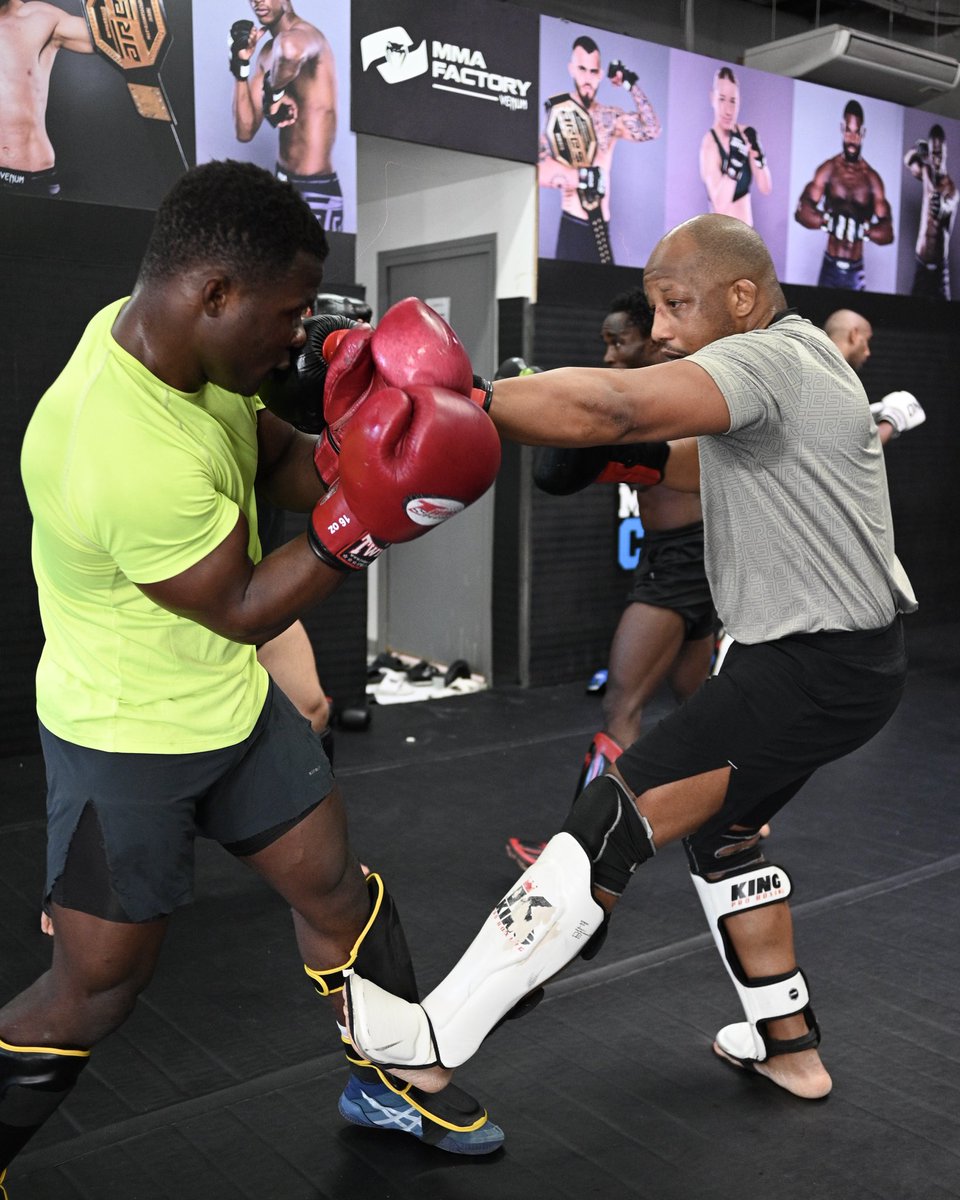 Un vrai plaisir de partager ces entraînements et d’accompagner les pros au MMA Factory. Toujours en quête de progression et d’excellence ! 🔥👊 

#MMAFactory