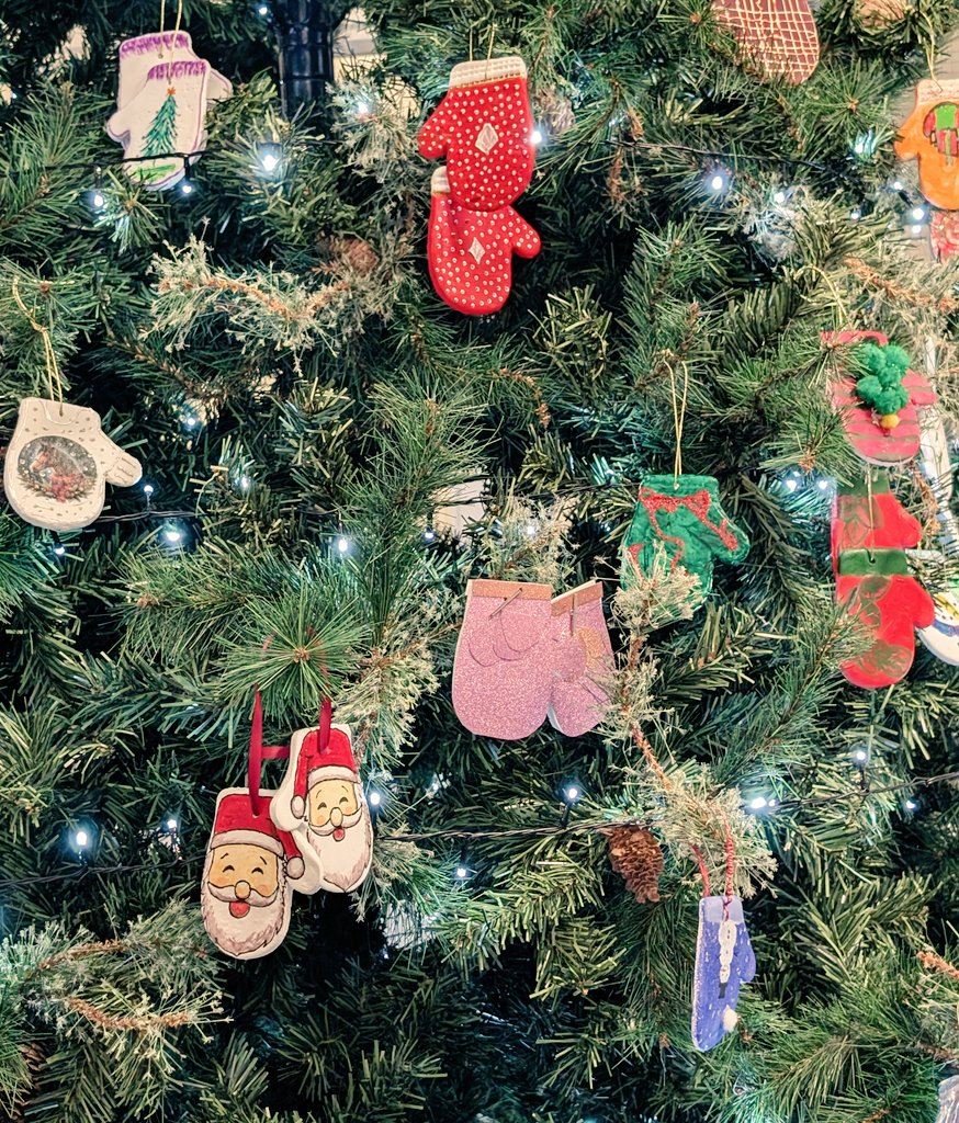Teri Dillon (@terimargaret) on Twitter photo Patients and staff were busy in St Luke's #SLRON evoking childhood memories of mittens to decorate our beautiful tree in the atrium in Rathgar 🧤 <a href="/jennifer19695/">jen</a> <a href="/charles_gillham/">Charles Gillham MD</a> <a href="/HSEDubMidlands/">HSE Dublin and Midlands</a> Patients and staff were busy in St Luke's #SLRON evoking childhood memories of mittens to decorate our beautiful tree in the atrium in Rathgar 🧤 <a href="/jennifer19695/">jen</a> <a href="/charles_gillham/">Charles Gillham MD</a> <a href="/HSEDubMidlands/">HSE Dublin and Midlands</a>