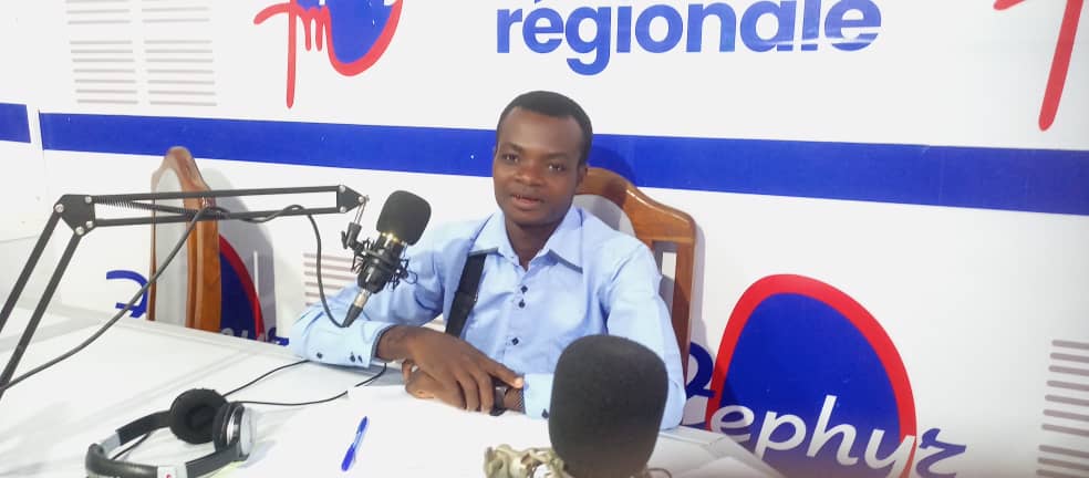 AifjlA's tweet photo. #16joursdactivisme
Retour sur l'émission de sensibilisation du public sur les VBG afin de faciliter la compréhension de la notion de VBG du vendredi sur la radio Zéphyr avec @PlanIntTogo
#BrisonsLeSilence #StopVBG  #ProtectiondesVictimes #ÉgalitéPourTous #JusticePourTous https://t.co/PrZe6SA7YE