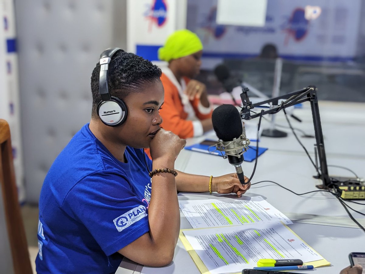 AifjlA's tweet photo. #16joursdactivisme
Retour sur l'émission de sensibilisation du public sur les VBG afin de faciliter la compréhension de la notion de VBG du vendredi sur la radio Zéphyr avec @PlanIntTogo
#BrisonsLeSilence #StopVBG  #ProtectiondesVictimes #ÉgalitéPourTous #JusticePourTous https://t.co/PrZe6SA7YE